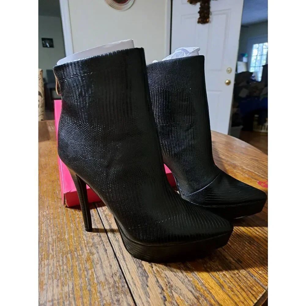 New 9 Shoe Dazzle Black Colie High Heel Stiletto Platform Bootie Ankle Boots